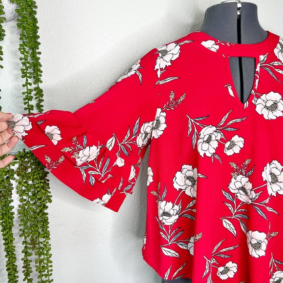 Urban Romantics Red Floral Print Keyhole Bell Sleeve Blouse Womens Size Medium M - Picture 2 of 7